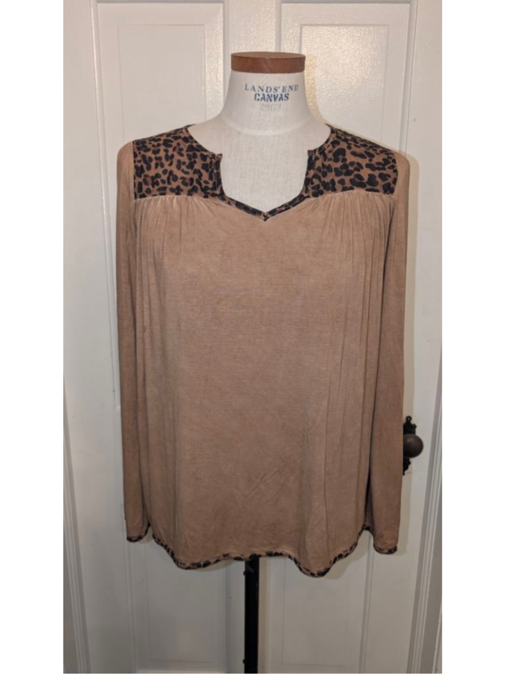 Women's Cowgirl Hardware Tunic M Tan Leopard Print